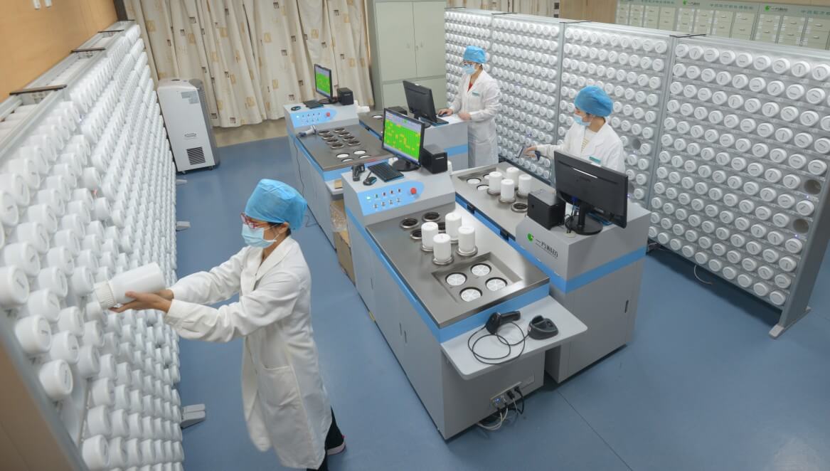 太阳成集团tyc138多工位智能调配系统医院使用实景